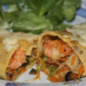 Panqueca de camarão com molho branco